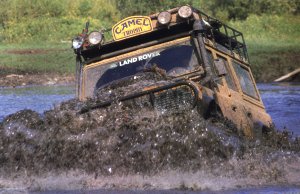 Camel Trophy 1990 river driving